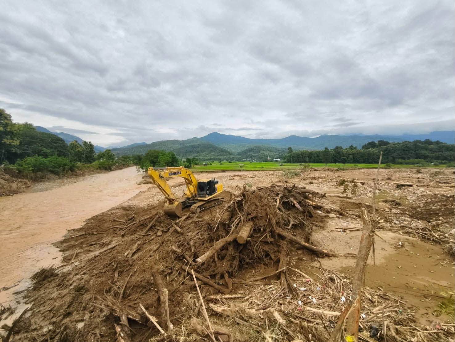title - ส.ป.ก. ร่วมคณะ รมช.เกษตรฯ ลงพื้นที่น่าน ติดตามสถานการณ์อุทกภัย เร่งแผนเยียวยาฟื้นฟูเกษตรกร